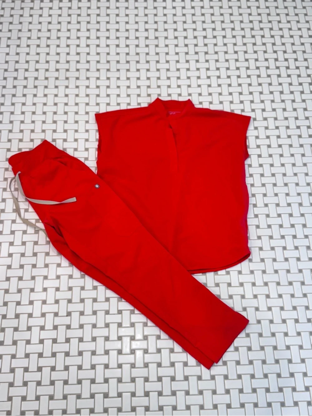 Figs Women's Bright Red Straight-Leg Pants XSP and Sleeveless Top XXS Set